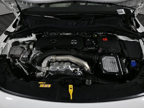 Certified 2025 Mercedes-Benz GLA 250 image 33