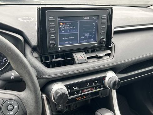 Used 2022 Toyota RAV4 LE FWD image 21
