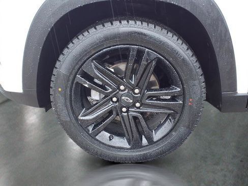 Used 2024 Chevrolet Trax ACTIV image 10