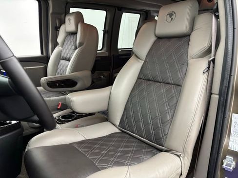 Used 2021 Chevrolet Express 2500 LS w/ Enhanced Convenience Package RWD image 20