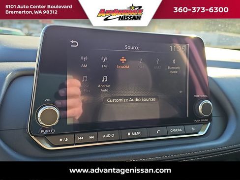 Used 2024 Nissan Rogue SV image 15