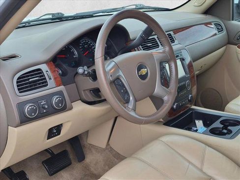 Used 2014 Chevrolet Suburban LT AWD/4WD image 10