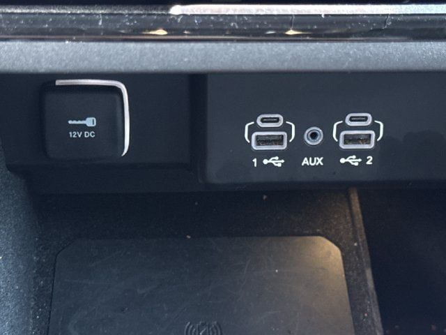 Used 2024 Jeep Wagoneer L Series II w/ Flexible Seating Group RWD image 22
