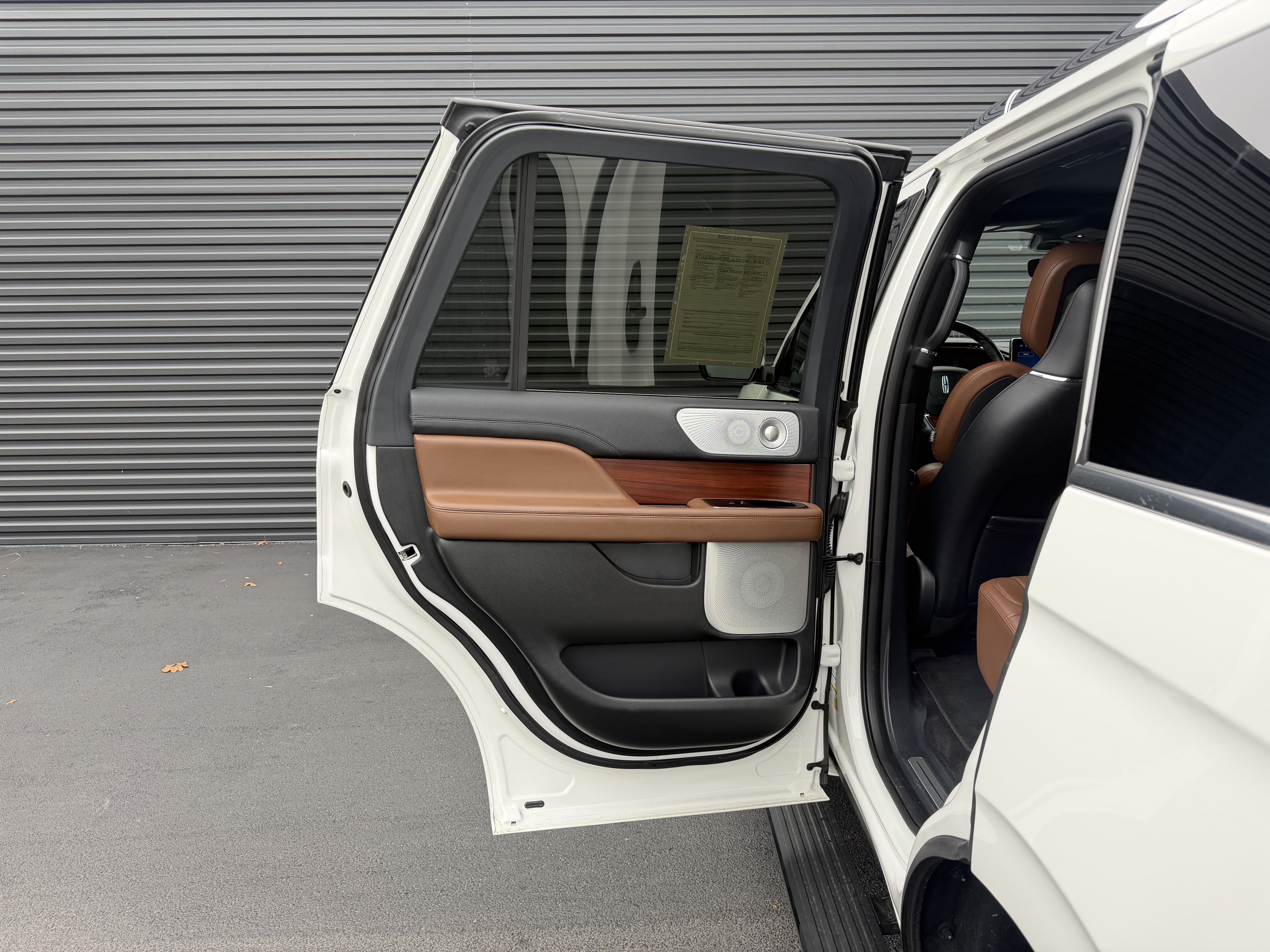 Used 2022 Lincoln Navigator Reserve AWD/4WD image 19