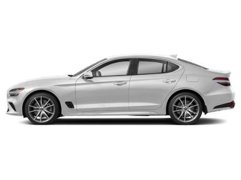 Used 2022 Genesis G70 3.3T image 3