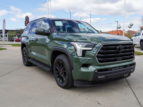 Certified 2023 Toyota Sequoia SR5 AWD/4WD image 2