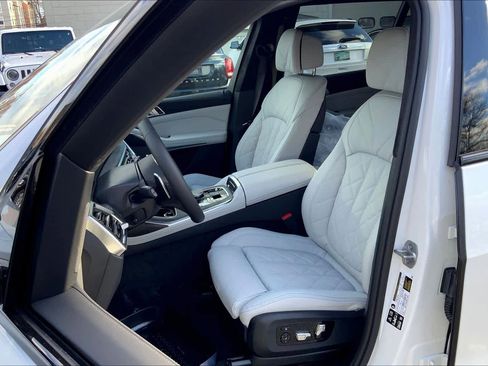 New 2026 BMW X7 xDrive40i w/ M Sport Package image 9