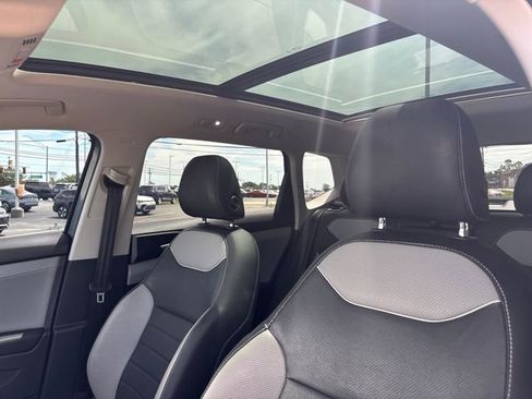 Certified 2023 Volkswagen Taos SEL AWD/4WD image 21