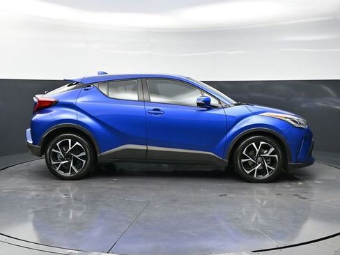 Used 2021 Toyota C-HR XLE image 5