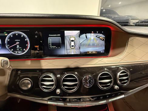 Used 2017 Mercedes-Benz S 550 Sedan w/ Sport Package w/ Sport Package image 30