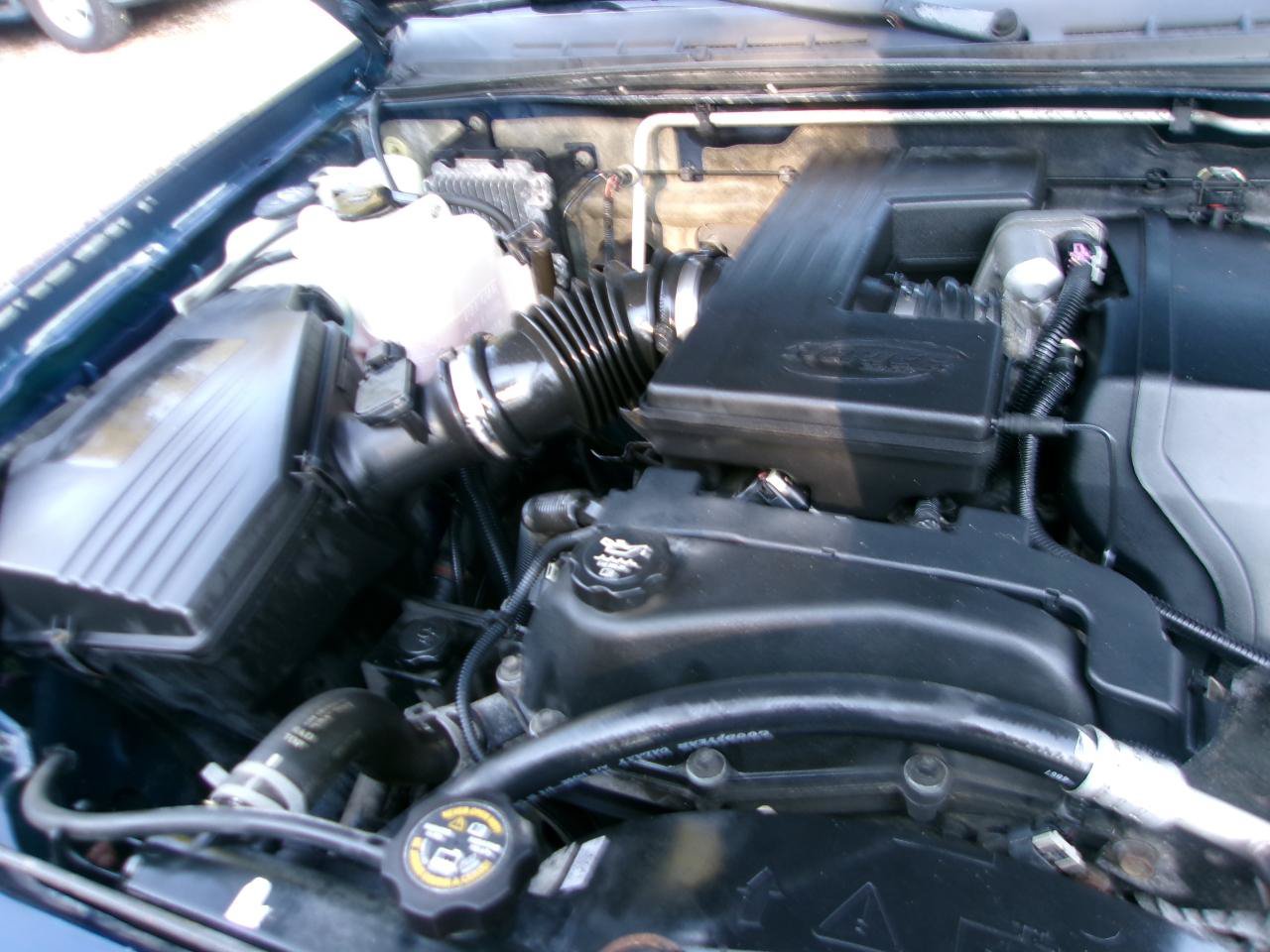 Used 2004 Chevrolet Colorado LS w/ Power Convenience Package AWD/4WD image 12