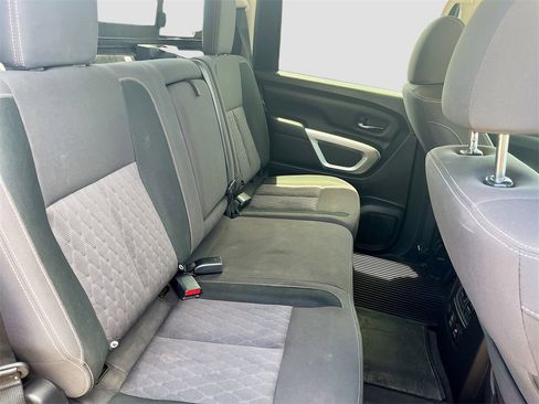 Used 2022 Nissan Titan SV w/ SV Convenience Package image 27
