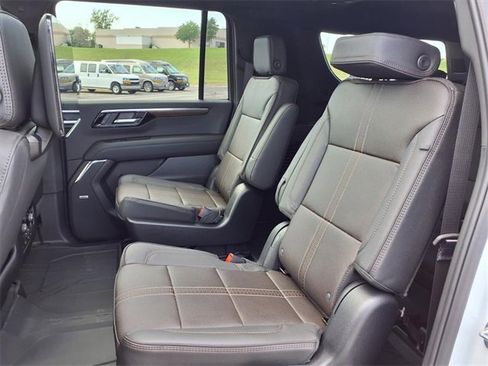 New 2026 Chevrolet Suburban High Country image 30