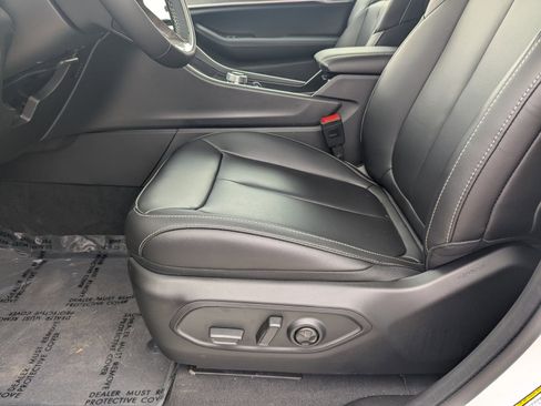 New 2026 Jeep Grand Cherokee L Limited image 13