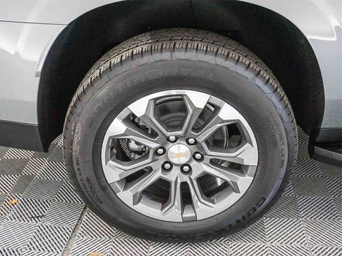 New 2026 Chevrolet Suburban LS image 10