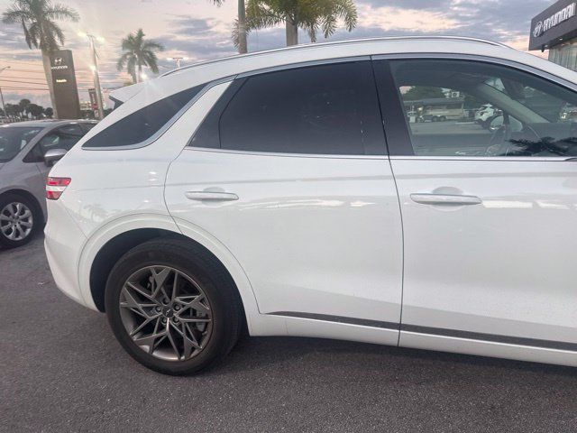Used 2024 Genesis GV70 2.5T AWD/4WD image 5