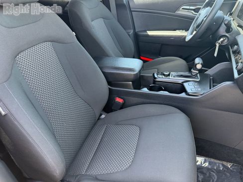 Used 2024 Kia Sportage LX AWD/4WD image 12