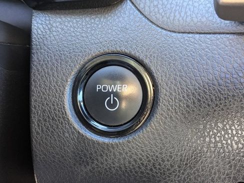 Used 2025 Toyota Camry SE FWD image 19