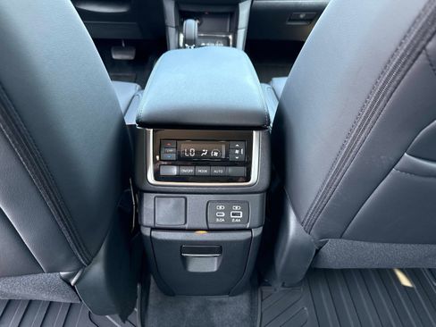 Used 2026 Subaru Ascent Premium AWD/4WD image 15