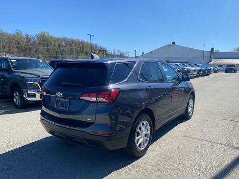 Used 2022 Chevrolet Equinox LS AWD/4WD image 2