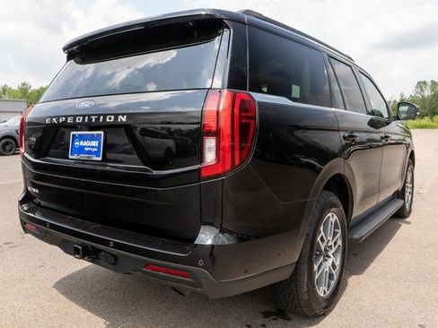 Used 2025 Ford Expedition Active AWD/4WD image 6