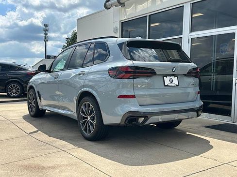Used 2026 BMW X5 xDrive40i w/ M Sport Package AWD/4WD image 8