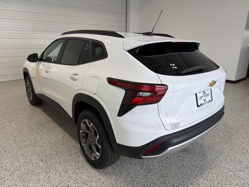 New 2026 Chevrolet Trax LT image 6