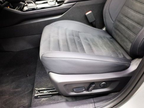 New 2025 Mitsubishi Outlander SE image 21