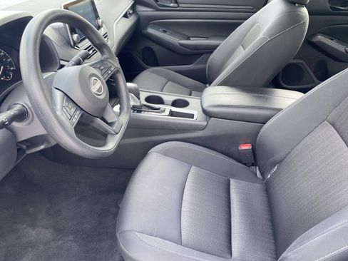 Used 2025 Nissan Altima 2.5 S FWD image 13