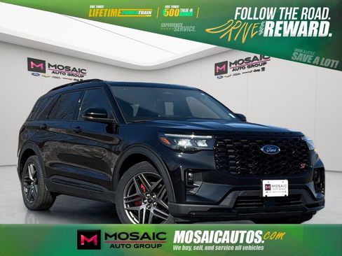 Used 2025 Ford Explorer ST image 1