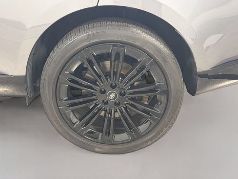 Used 2023 Land Rover Range Rover Long Wheelbase SE AWD/4WD image 34