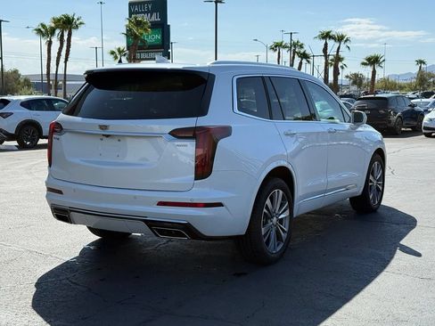 Used 2020 Cadillac XT6 Premium Luxury FWD image 3