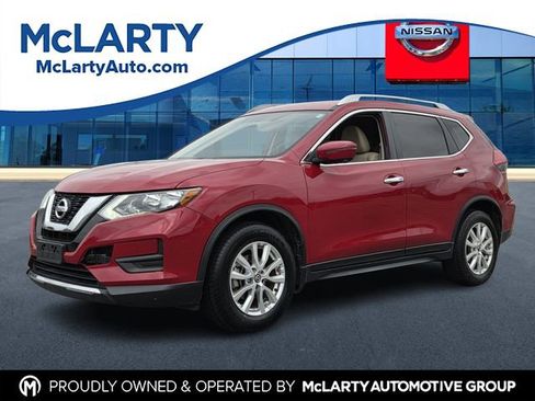Used 2017 Nissan Rogue SV w/ SV Premium Package image 1