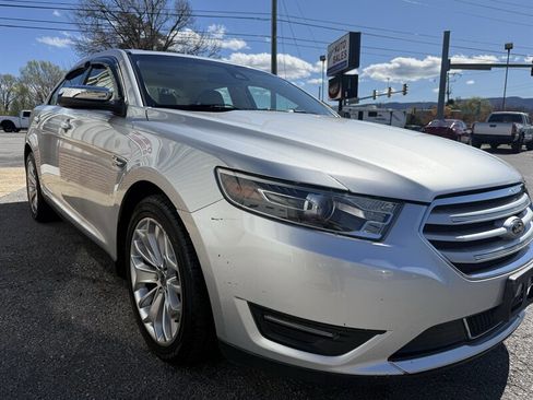 Used 2017 Ford Taurus Limited image 4