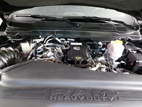 Used 2025 RAM 5500 4x4 Crew Cab image 43