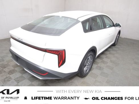 New 2025 Kia K4 LX image 5