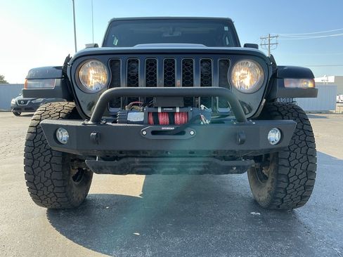 Used 2022 Jeep Gladiator Rubicon w/ Cold Weather Group image 9