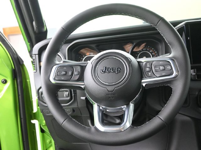 New 2026 Jeep Wrangler Unlimited Sahara w/ Whitecap Package AWD/4WD image 30