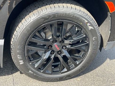 Used 2021 GMC Yukon SLT w/ SLT Premium Package image 31