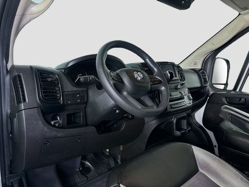 Used 2024 RAM ProMaster 2500 w/ Convenience Group FWD image 9