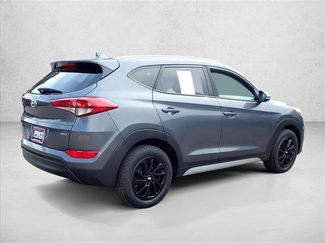 Used 2017 Hyundai Tucson SE Plus AWD/4WD video 4