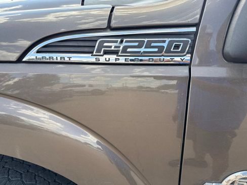 Used 2016 Ford F250 Lariat w/ Lariat Ultimate Package AWD/4WD image 12