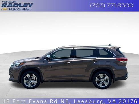 Used 2019 Toyota Highlander Limited AWD/4WD image 2