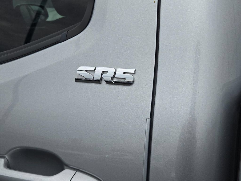 Used 2022 Toyota Tacoma SR5 RWD image 21
