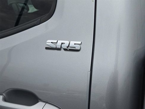 Used 2022 Toyota Tacoma SR5 RWD image 21