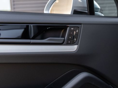 Certified 2026 Porsche Cayenne E-Hybrid Coupe AWD/4WD image 23