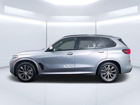 Used 2025 BMW X5 xDrive40i AWD/4WD image 4