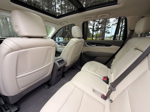 Used 2025 Cadillac XT6 Premium Luxury w/ Technology Package FWD image 15