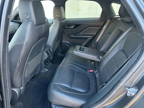 Used 2019 Jaguar F-PACE S image 18