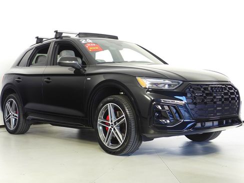 Used 2024 Audi Q5 e Premium Plus w/ Premium Plus Package image 4
